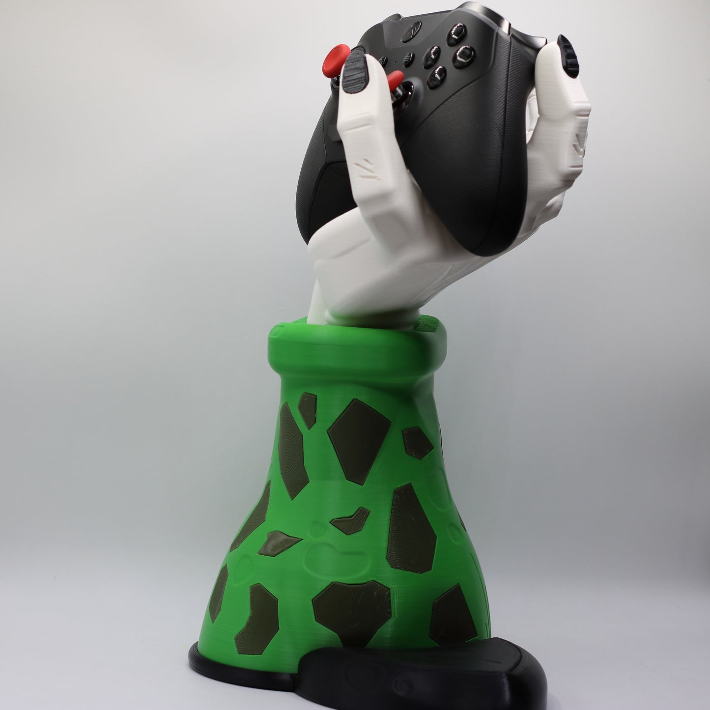 Frieza Final Form Controller Stand – Dragon Ball Z Edition