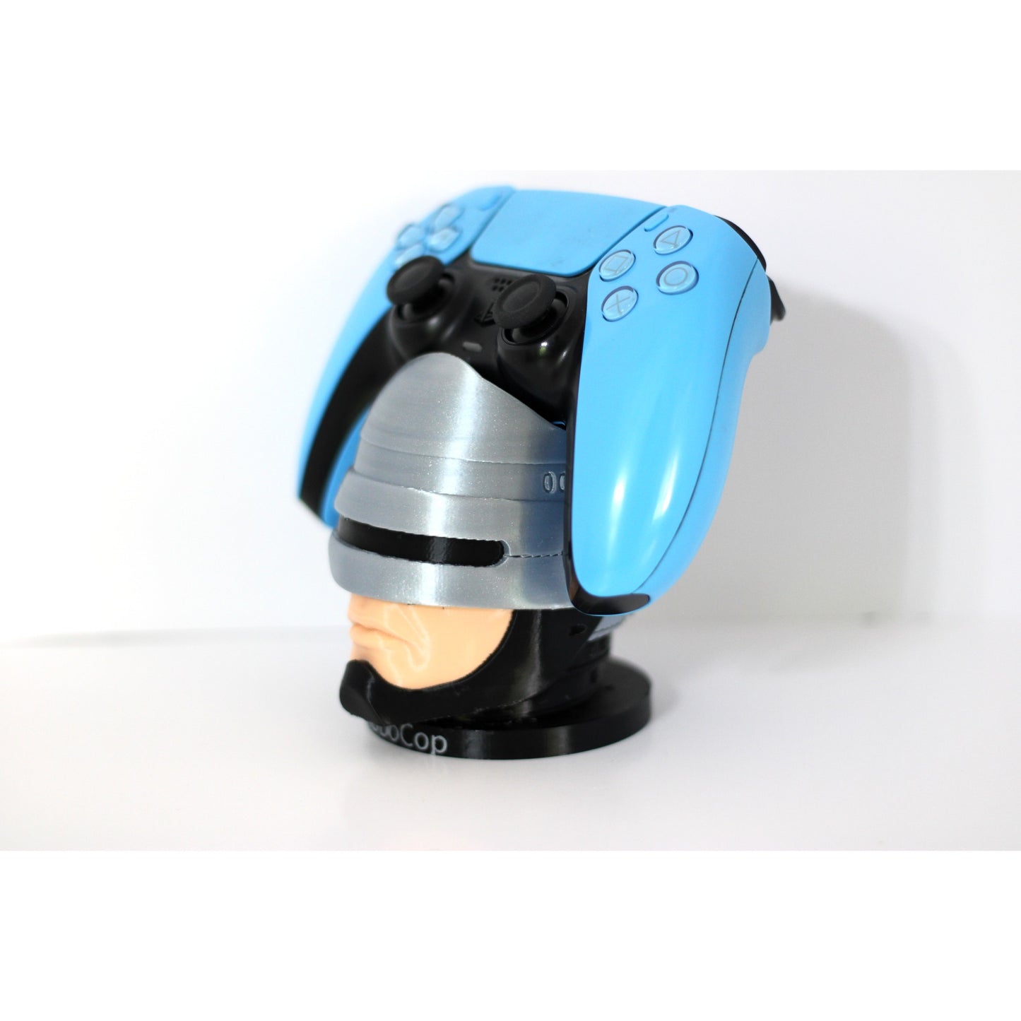 RoboCop-Inspired Controller Holder — Sculpted Helmet Bust Display Stand | PS5 & Xbox