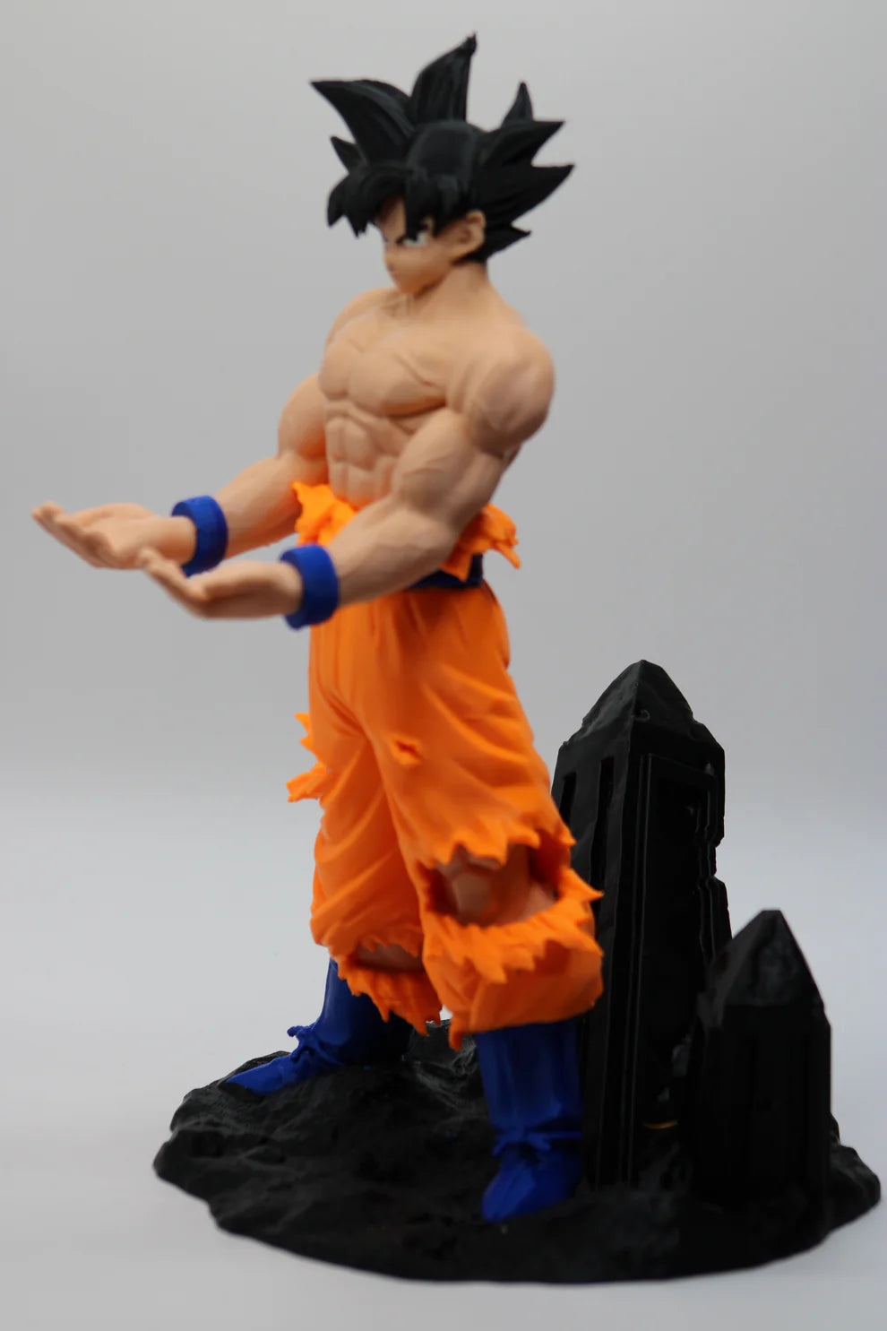 Goku Battle Damaged Warrior Controller Stand – Full Statue Edition